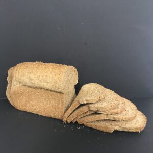 Gelders volkoren (heel volkoren tarwebrood gedecoreerd met zemelen)