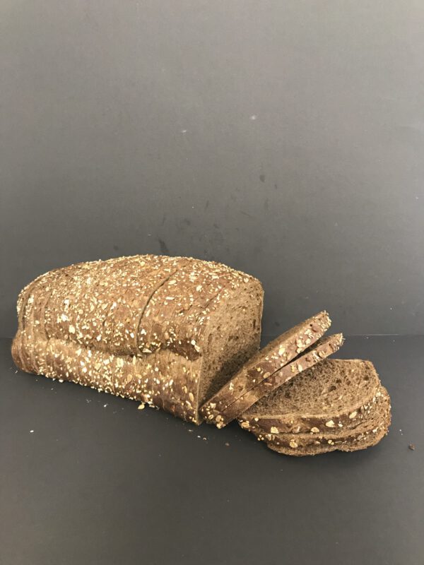 Twencorn half (half bruin meergranenbrood gedecoreerd met meergranenmix)