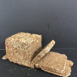 Half bruin meergranenbrood met hazelnoten (voorheen: hazelnootbonkje)