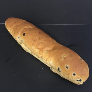 Klein wit krokantbrood met olijven (voorheen: olijvenstokbroodje)