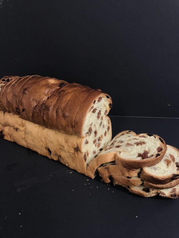 Heel wit vruchtenbrood met rozijnen (voorheen: rozijnenbrood)