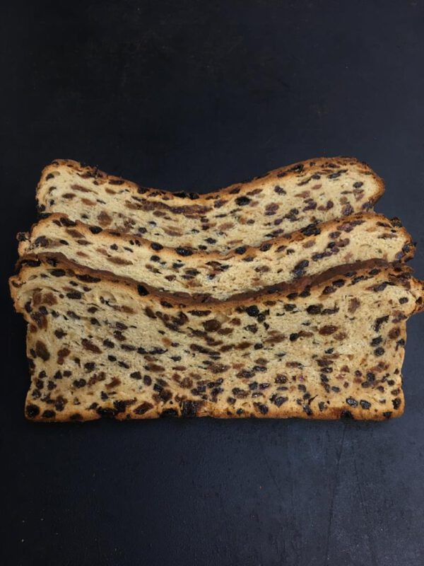 Krentenwegge (heel wit vruchtenbrood met krenten)