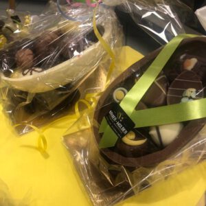 Chocolade ei gevuld met bonbons