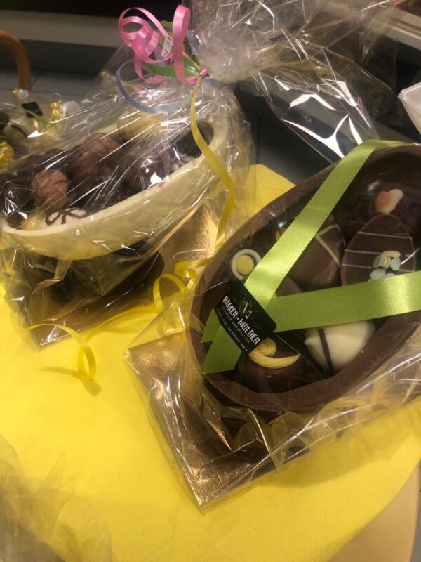 Chocolade ei gevuld met bonbons