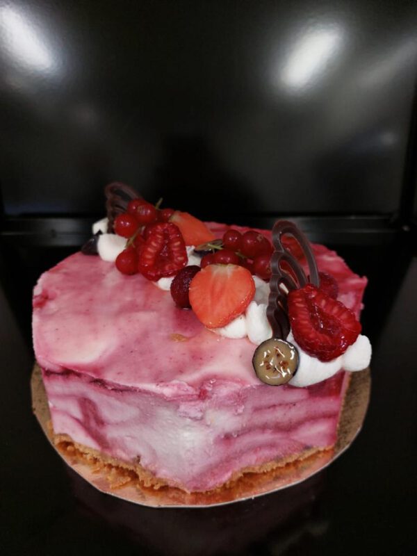 Luxe kerst kwarktaart met rood fruit